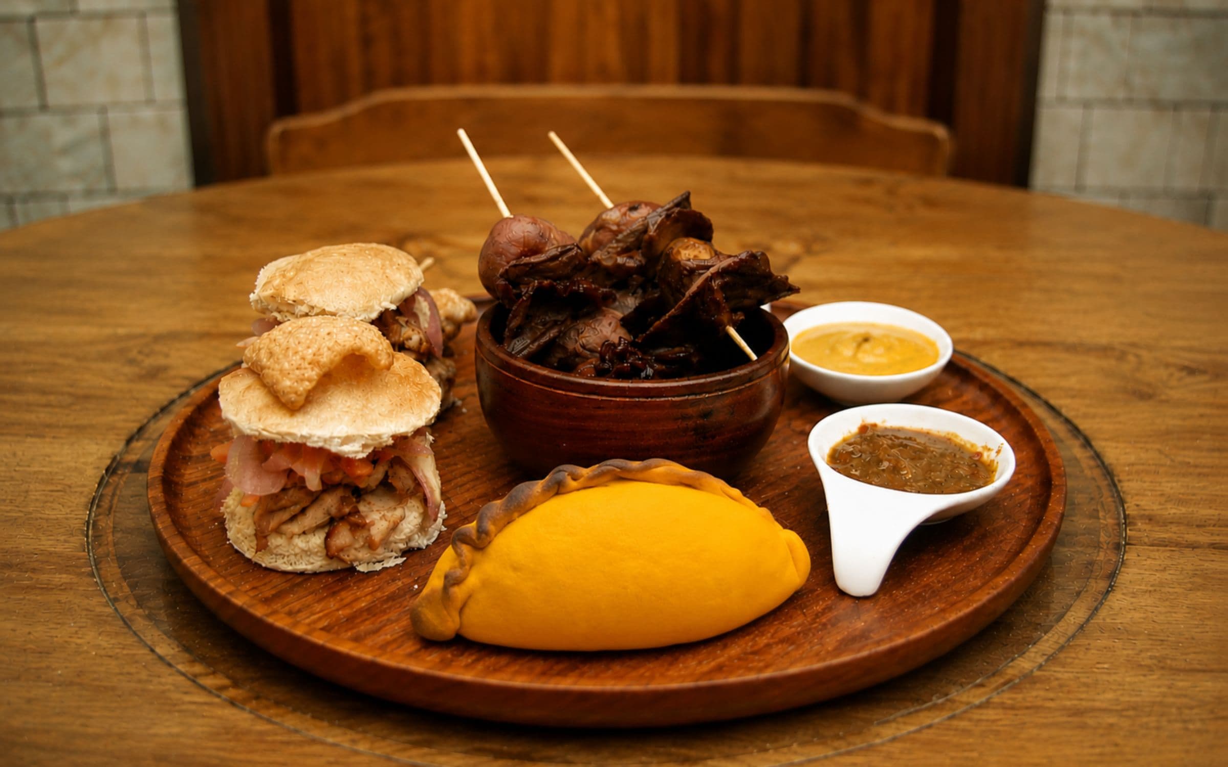 Gastronomía paceña servida en Sangre y Madera