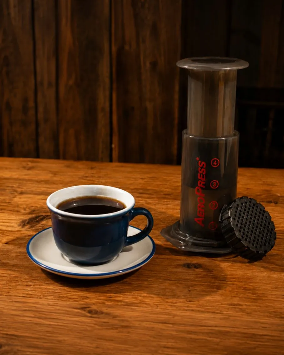 Extracción de café mediante una Aeropress