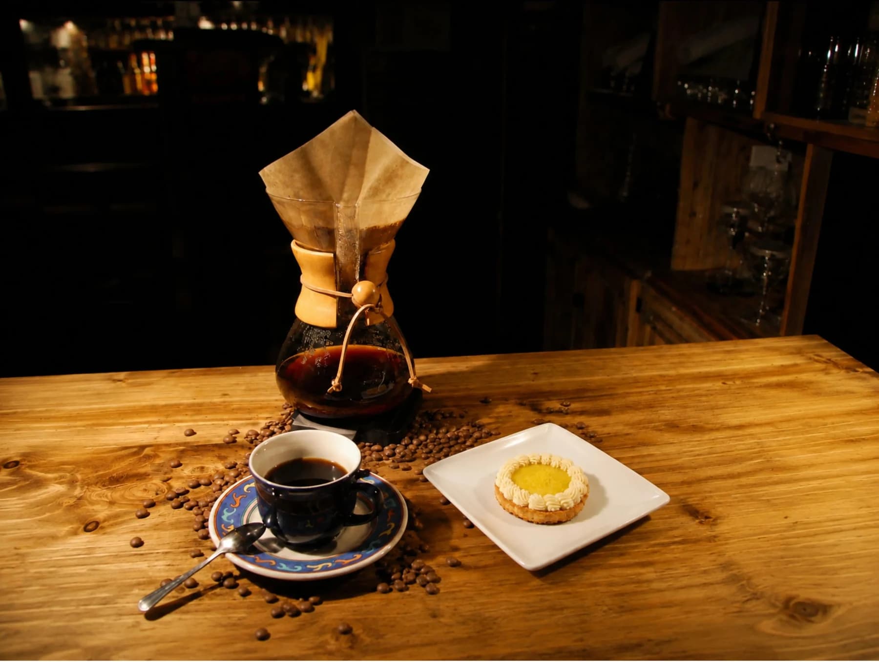 Café Chemex acompañado de una tarta de limón