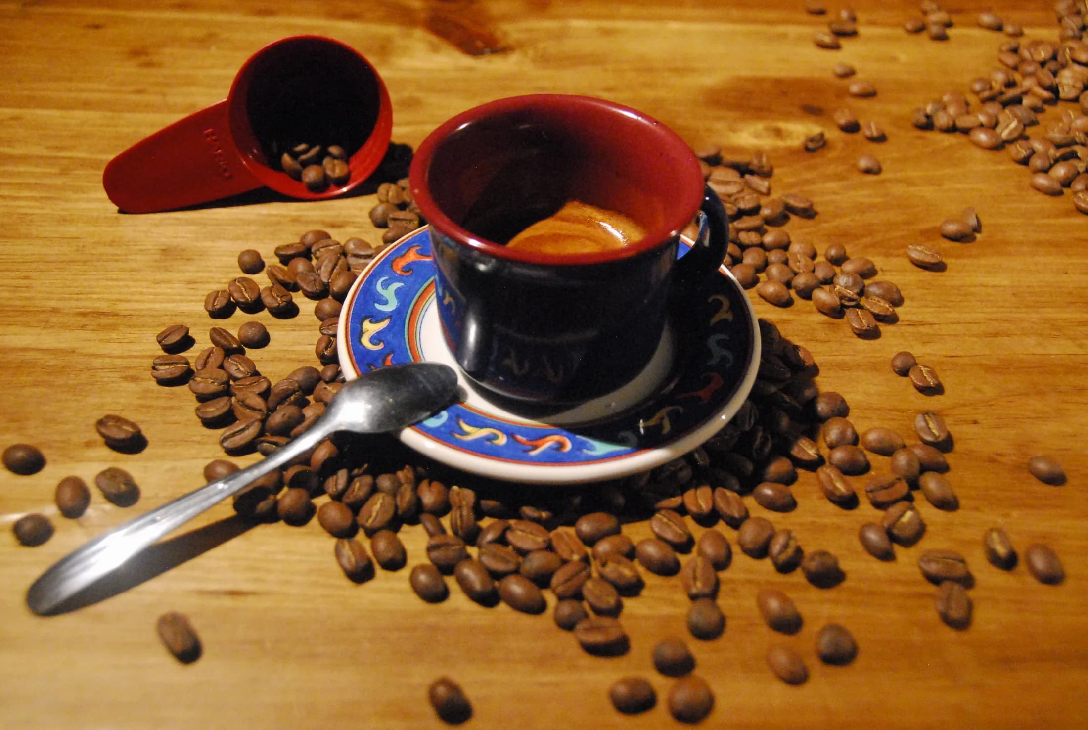 Espresso servido en Sangre y Madera